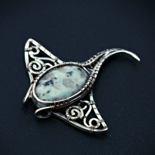 manta-ray-pendant-made-with-silver-wire-and-kiwi-jasper